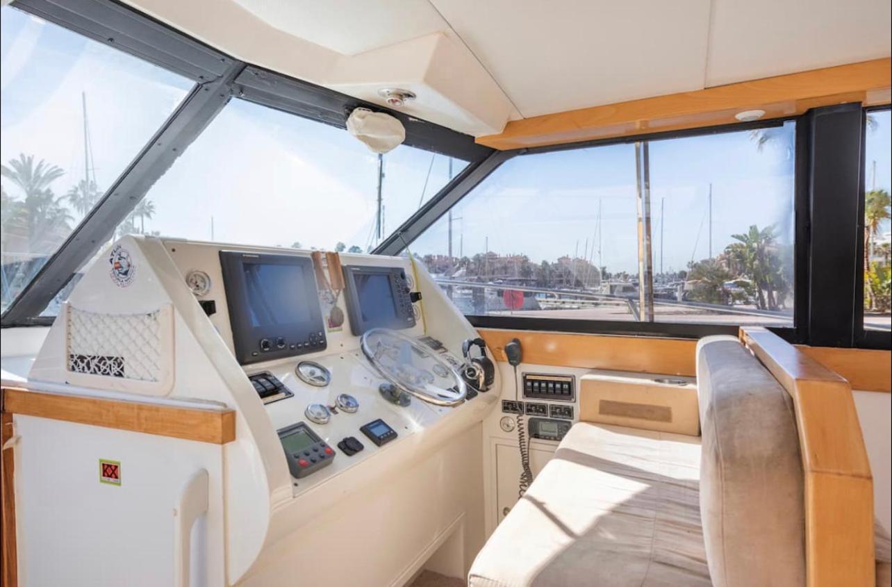 Barco Americano Sotogrande 托雷加迪亚罗 外观 照片