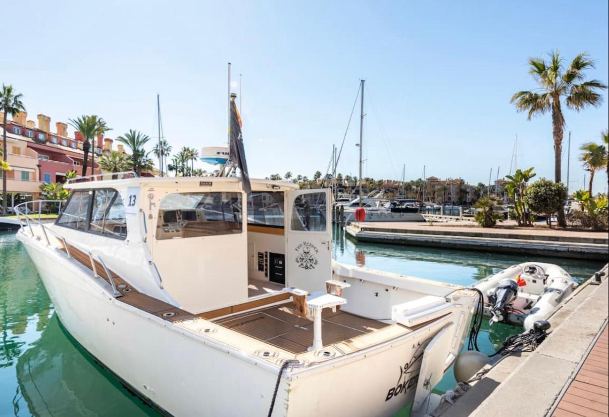 Barco Americano Sotogrande 托雷加迪亚罗 外观 照片