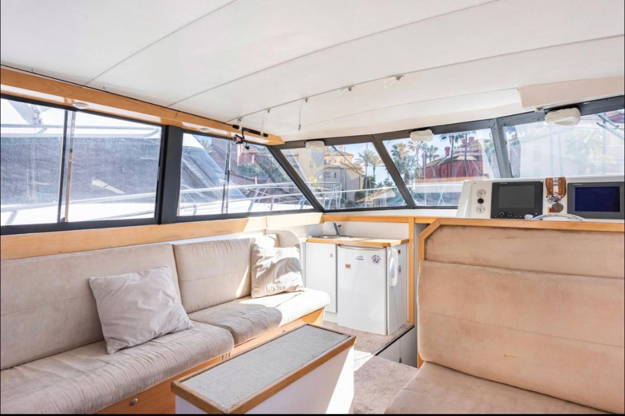 Barco Americano Sotogrande 托雷加迪亚罗 外观 照片