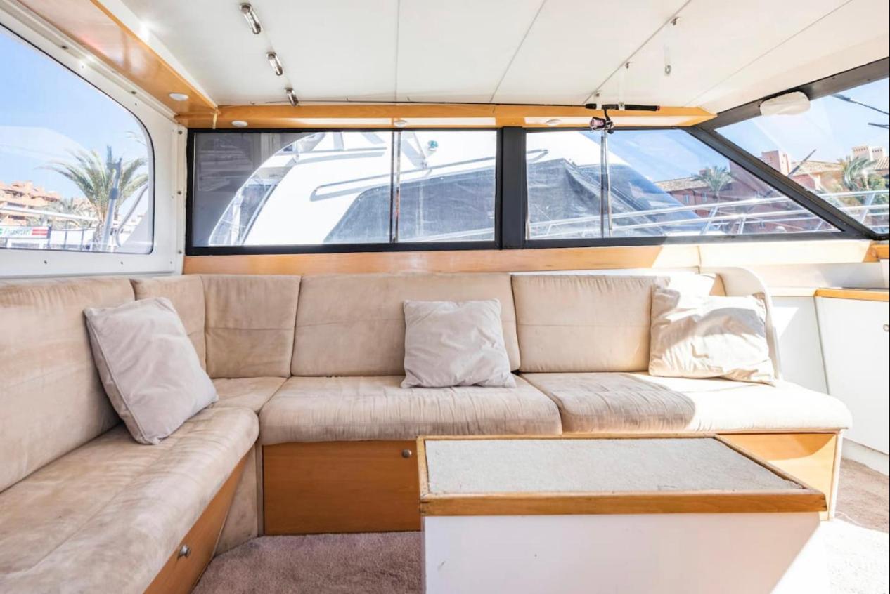 Barco Americano Sotogrande 托雷加迪亚罗 外观 照片