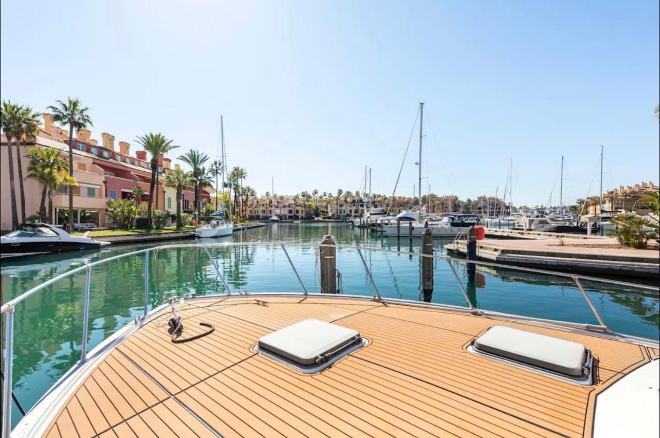Barco Americano Sotogrande 托雷加迪亚罗 外观 照片